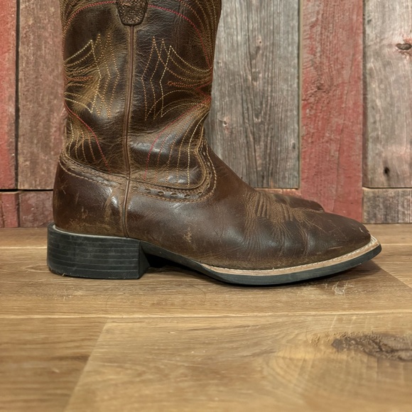 Ariat Sport Wide Square Toe Rodeo Cowboy Boots Mens 9.5 D EUC - Picture 2 of 8